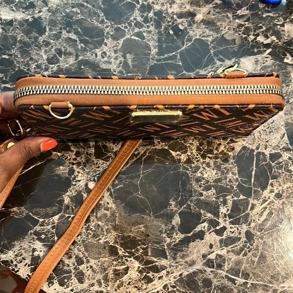 NWT❤️‍🔥3 in 1 Isaac Mizrahi Wristlet, Wallet & Crossbody Multipurpose Strap Bag